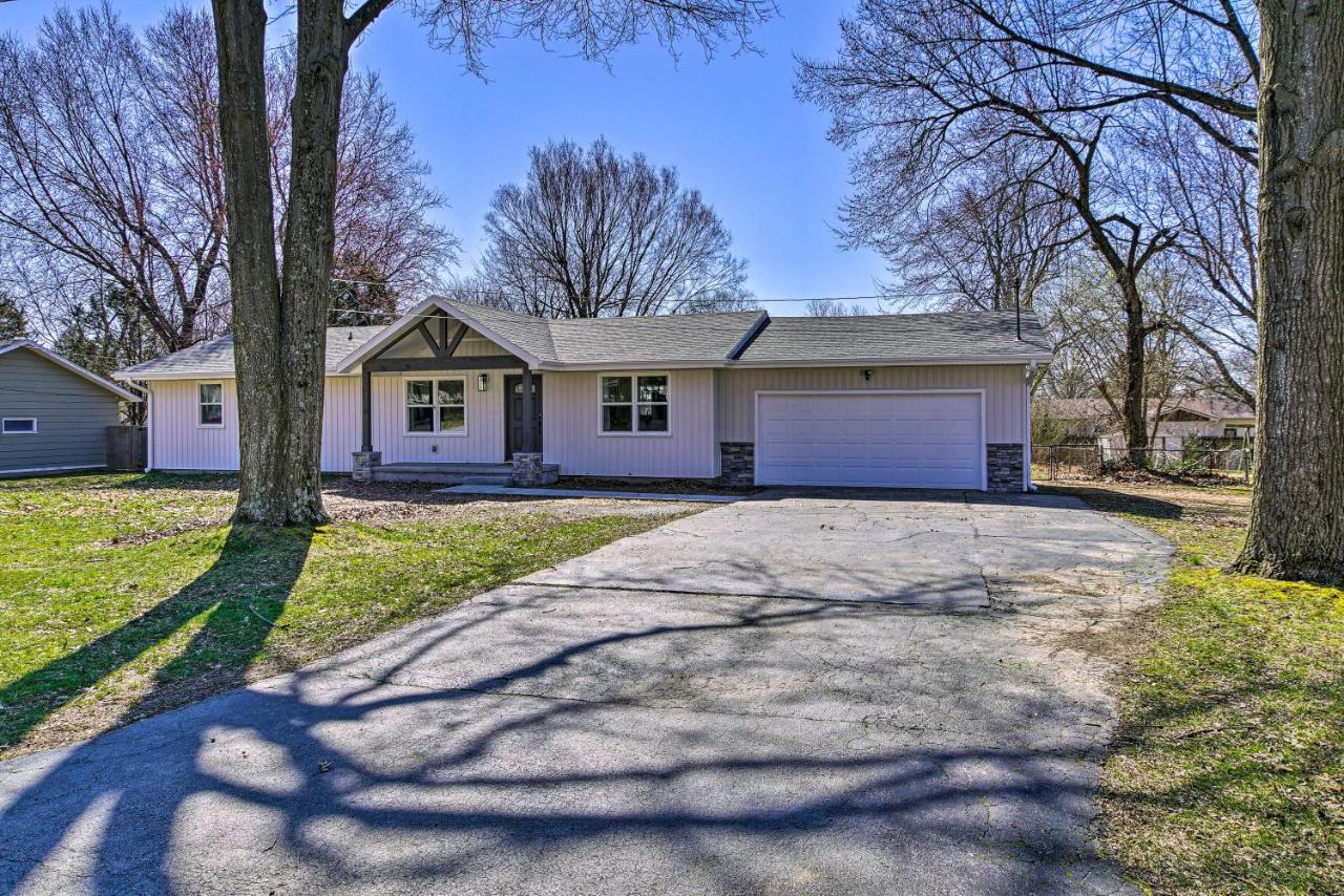 Retreat With Deck About 9 Mi To Downtown Springfield Villa Ozark ภายนอก รูปภาพ